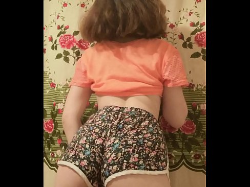 ❤️ Тачаангуй залуу бяцхан хүүхэн камер дээр шорт тайлж байна Оросын порно манайд mn.ttsex.ru
