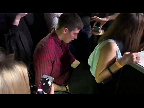 ❤️ Оросын шөнийн клубт жинхэнэ секс. 18 настай орос бүсгүйн хошного, үтрээнд шөнийн цэнгээний газарт галзуу Оросын порно манайд mn.ttsex.ru